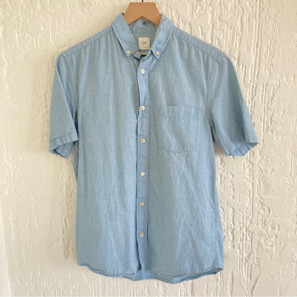 H&M Light Blue Short Sleeve Button Down Shirt Size Small
